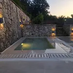 Luxury Breeze With Private Pools 빌라