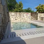 Luxury Breeze With Private Pools *