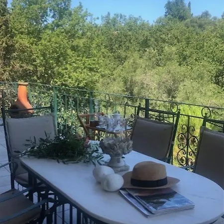 Luxury Breeze With Private Pools Vilă