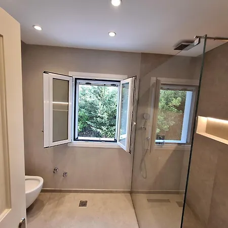 Luxury Breeze With Private Pools * Δασιά