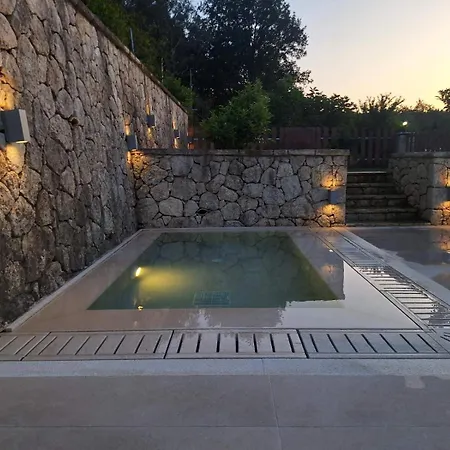 Luxury Breeze With Private Pools וילה