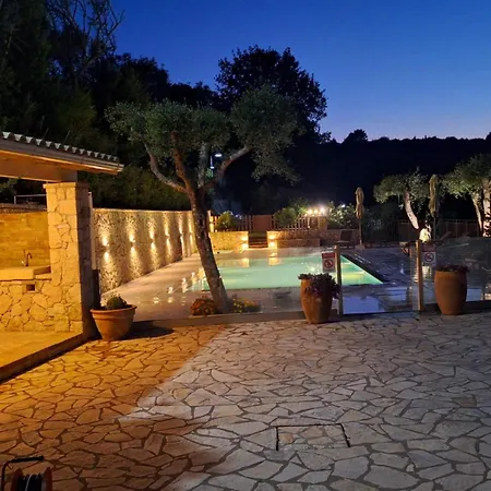 Luxury Breeze With Private Pools
