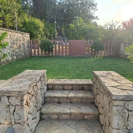 Luxury Breeze With Private Pools * Δασιά