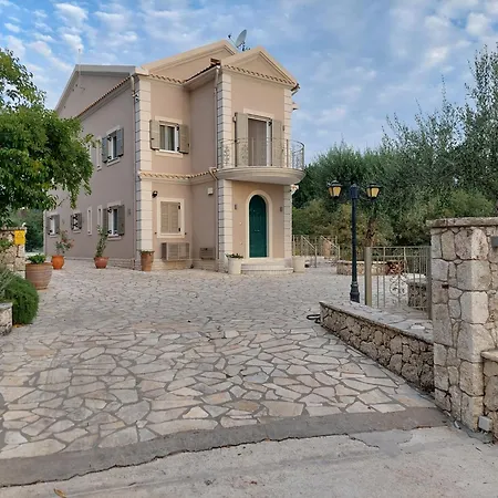 Luxury Breeze With Private Pools * Dassia (Corfu)