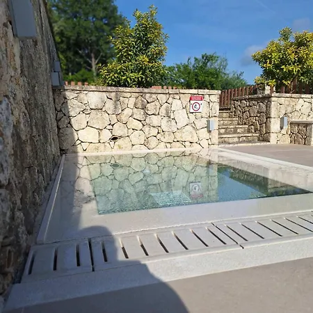 Luxury Breeze With Private Pools *