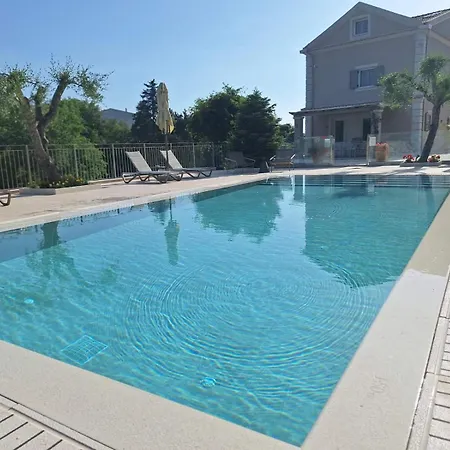 Luxury Breeze With Private Pools Dassia (Corfu)