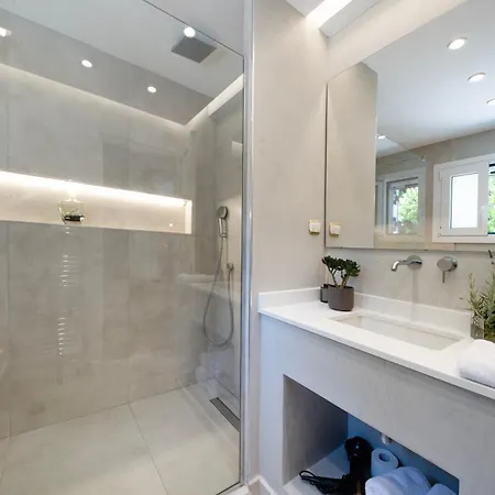 Luxury Breeze With Private Pools