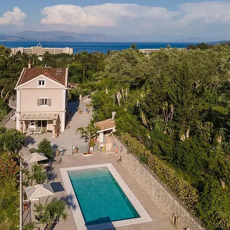 Luxury Breeze With Private Pools * Dassia (Corfu)