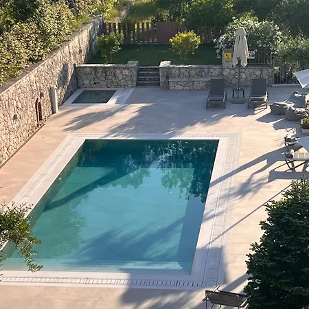 Luxury Breeze With Private Pools Villa *