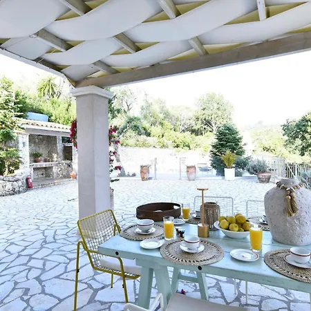 Luxury Breeze With Private Pools * Dassia (Corfu)