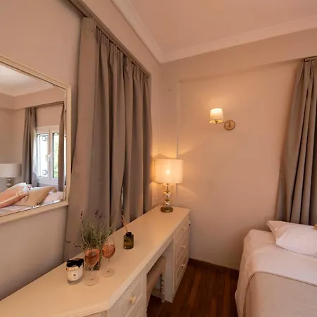 Luxury Breeze With Private Pools Dassia (Corfu)