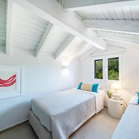 Luxury Breeze With Private Pools Villa *