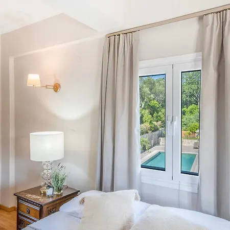Luxury Breeze With Private Pools Dassia (Corfu)