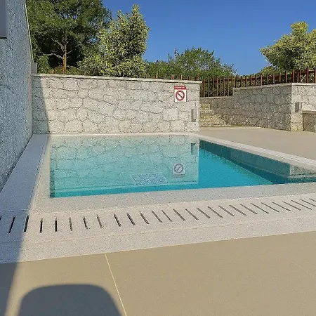 Luxury Breeze With Private Pools Dassia (Corfu)
