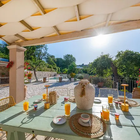 Luxury Breeze With Private Pools Villa *