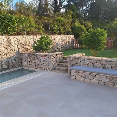 Luxury Breeze With Private Pools