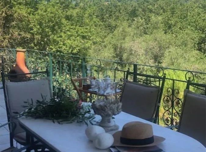 Luxury Breeze With Private Pools Vila