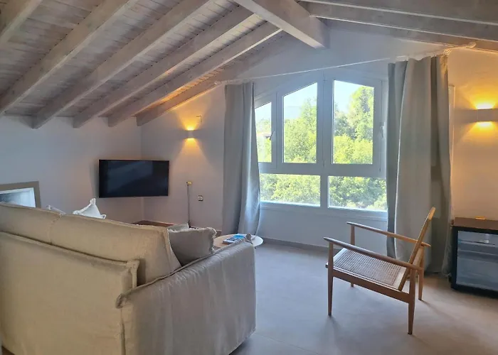 Luxury Breeze With Private Pools Villa *
