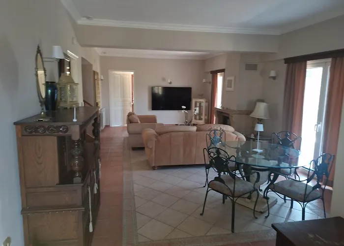 Luxury Breeze With Private Pools Vila *