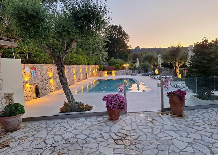 Luxury Breeze With Private Pools